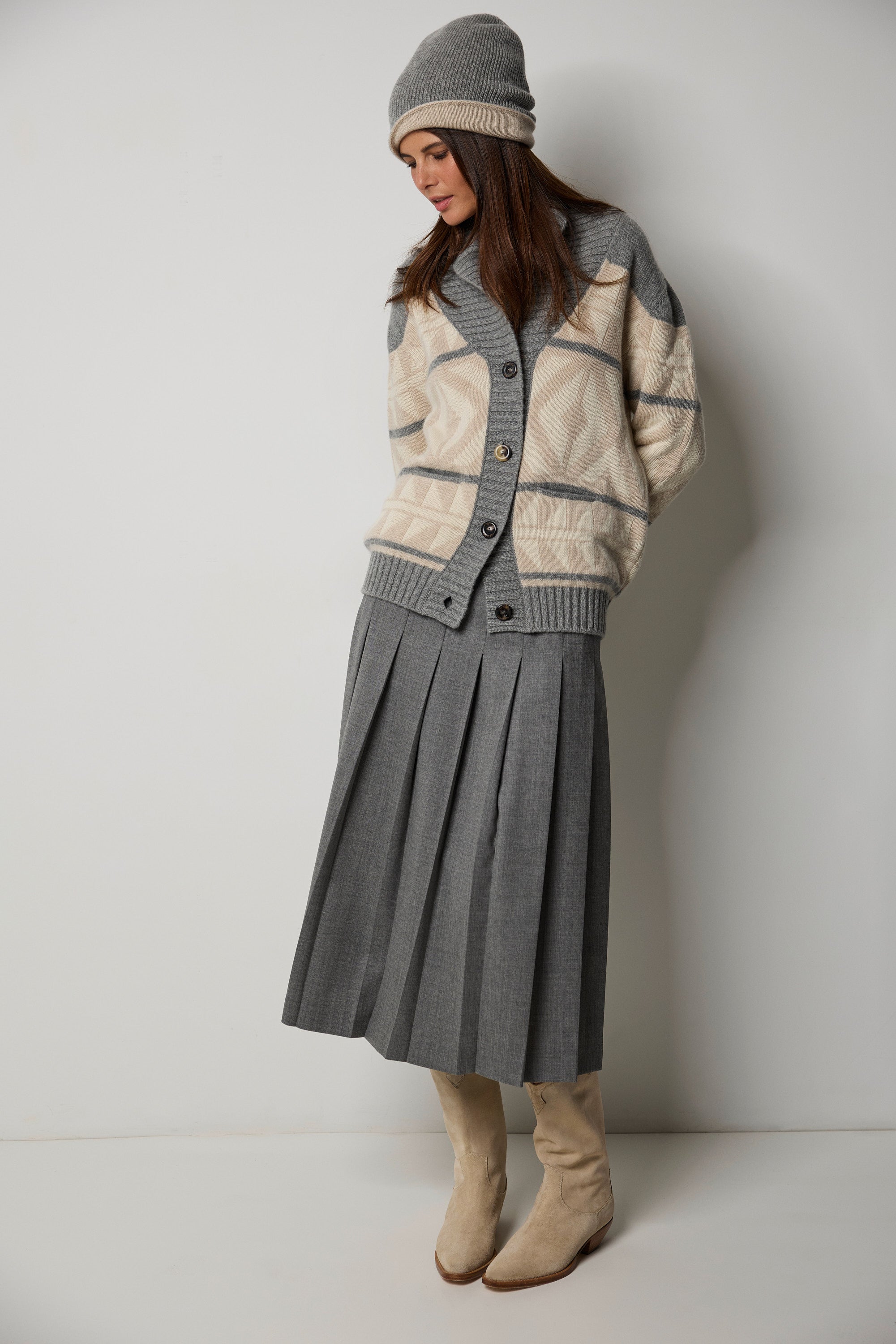 Pleated wool skirt