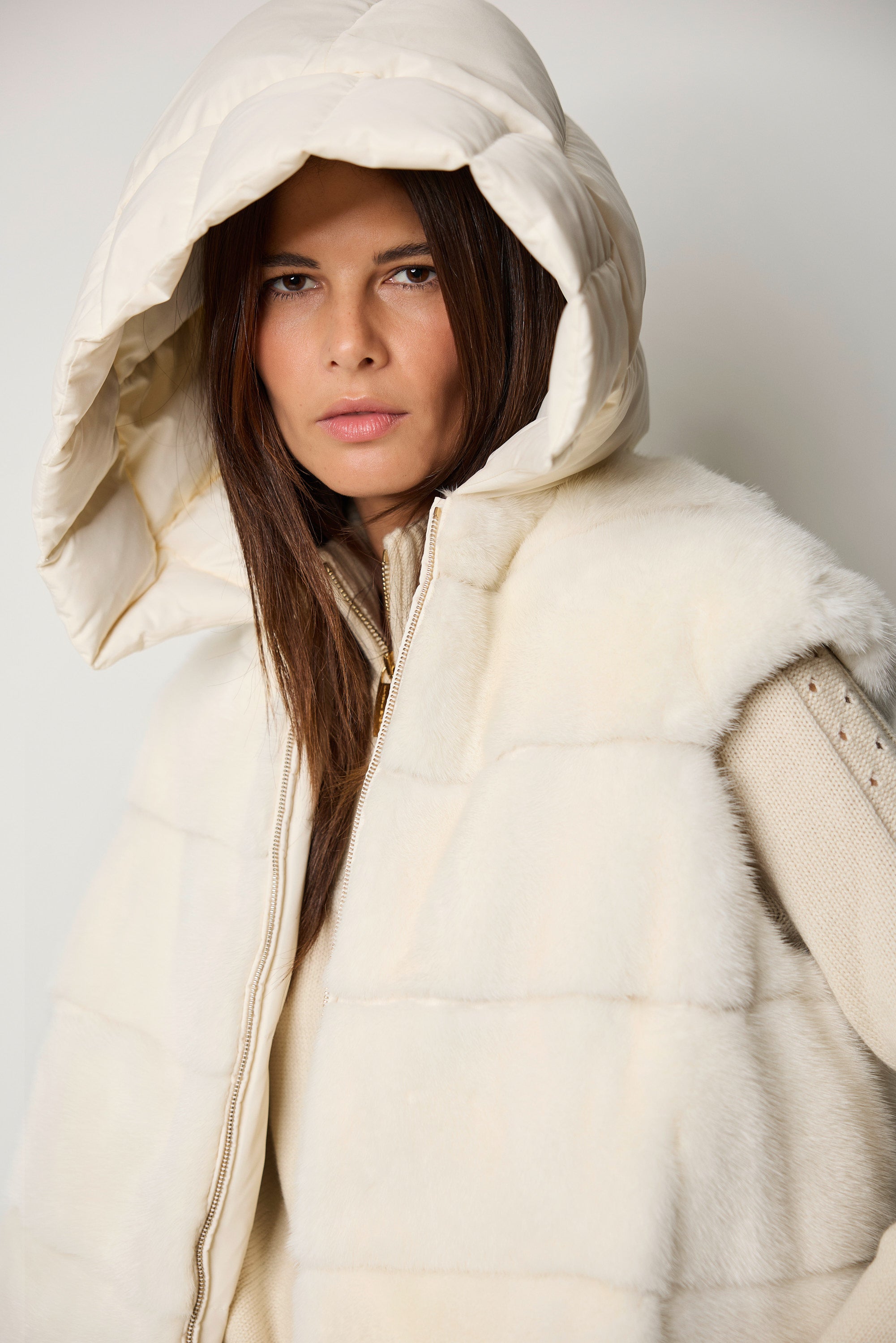 Reversible vest in silk nylon and mink