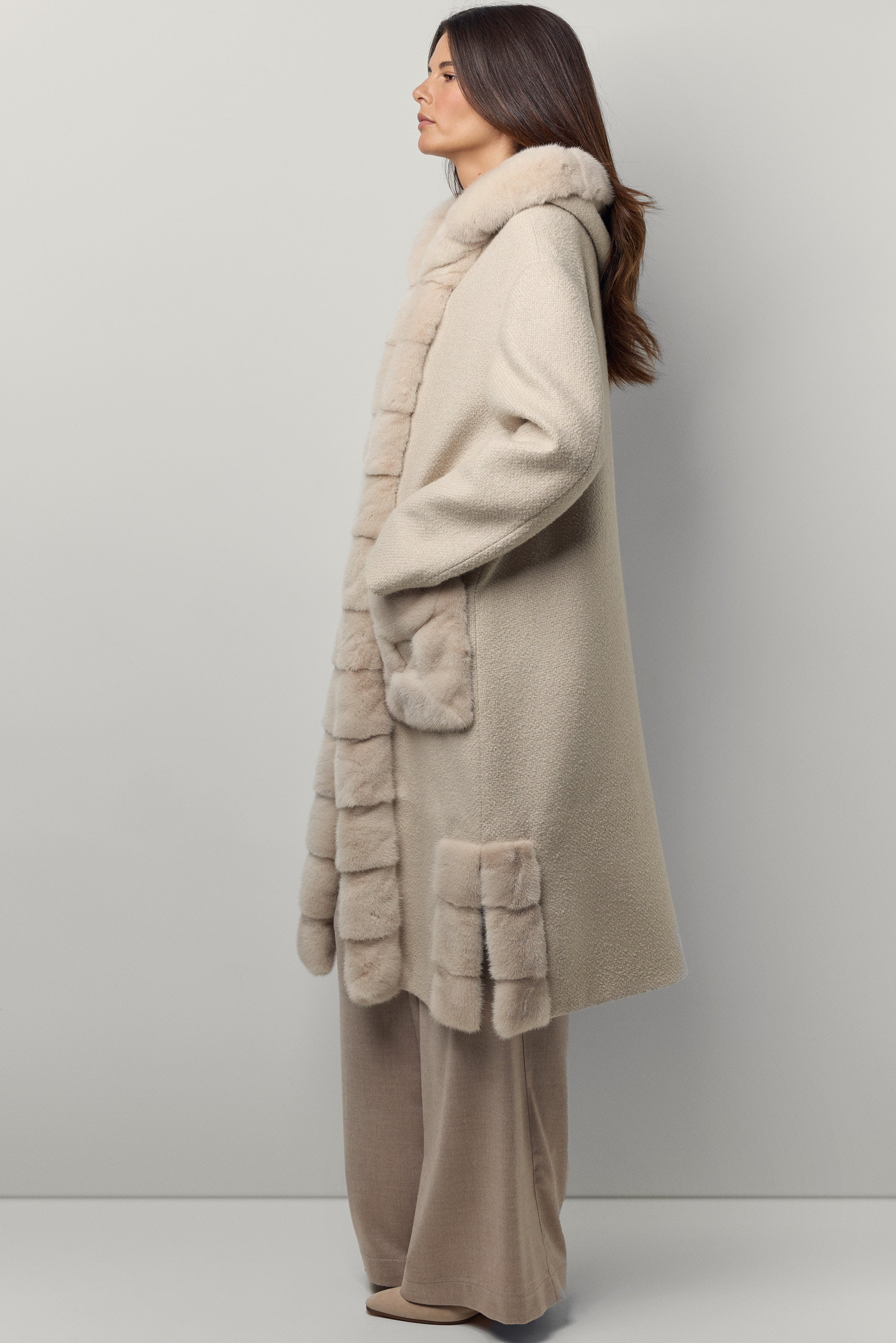 Manteau en cachemire et vison à capuche