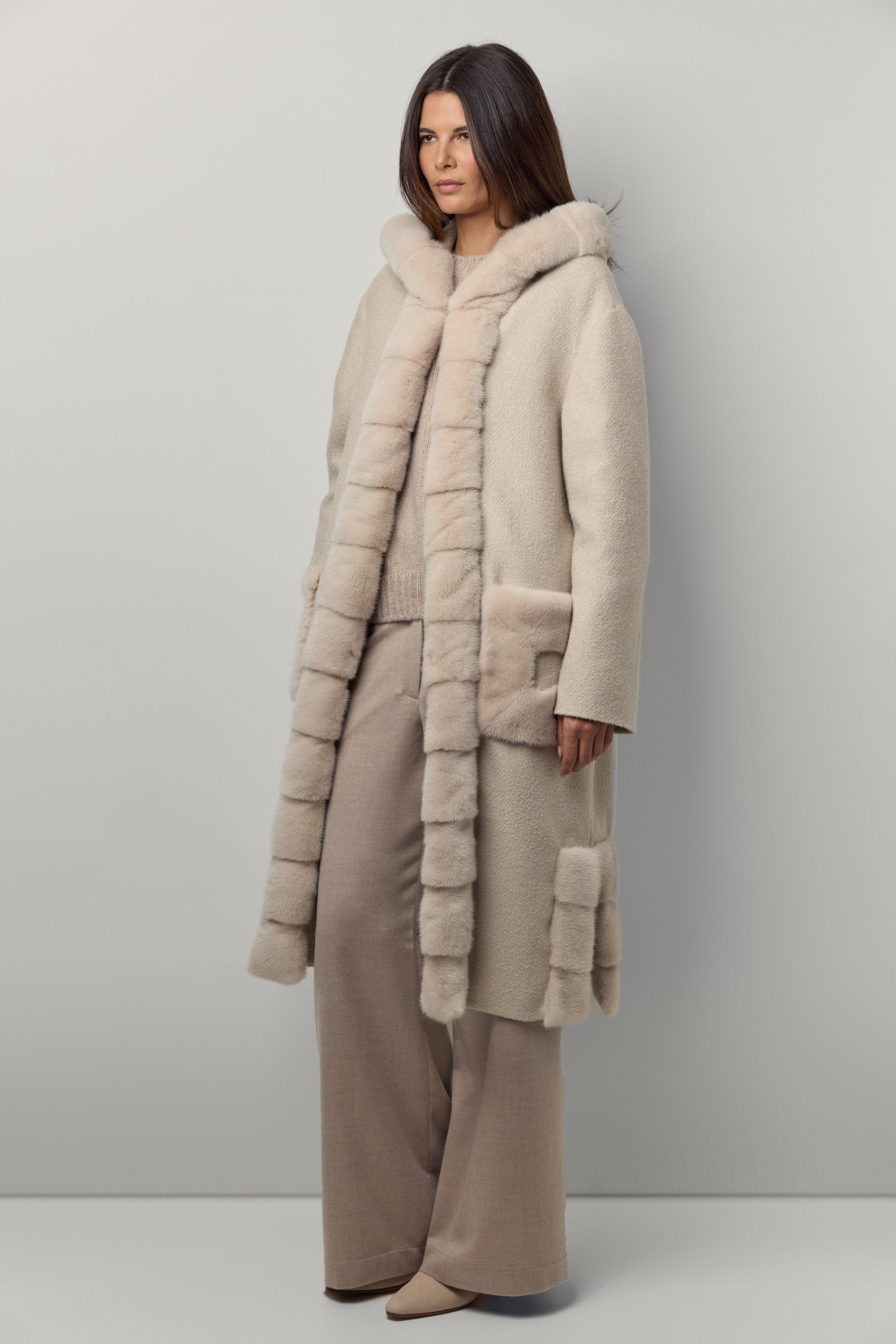 Manteau en cachemire et vison à capuche