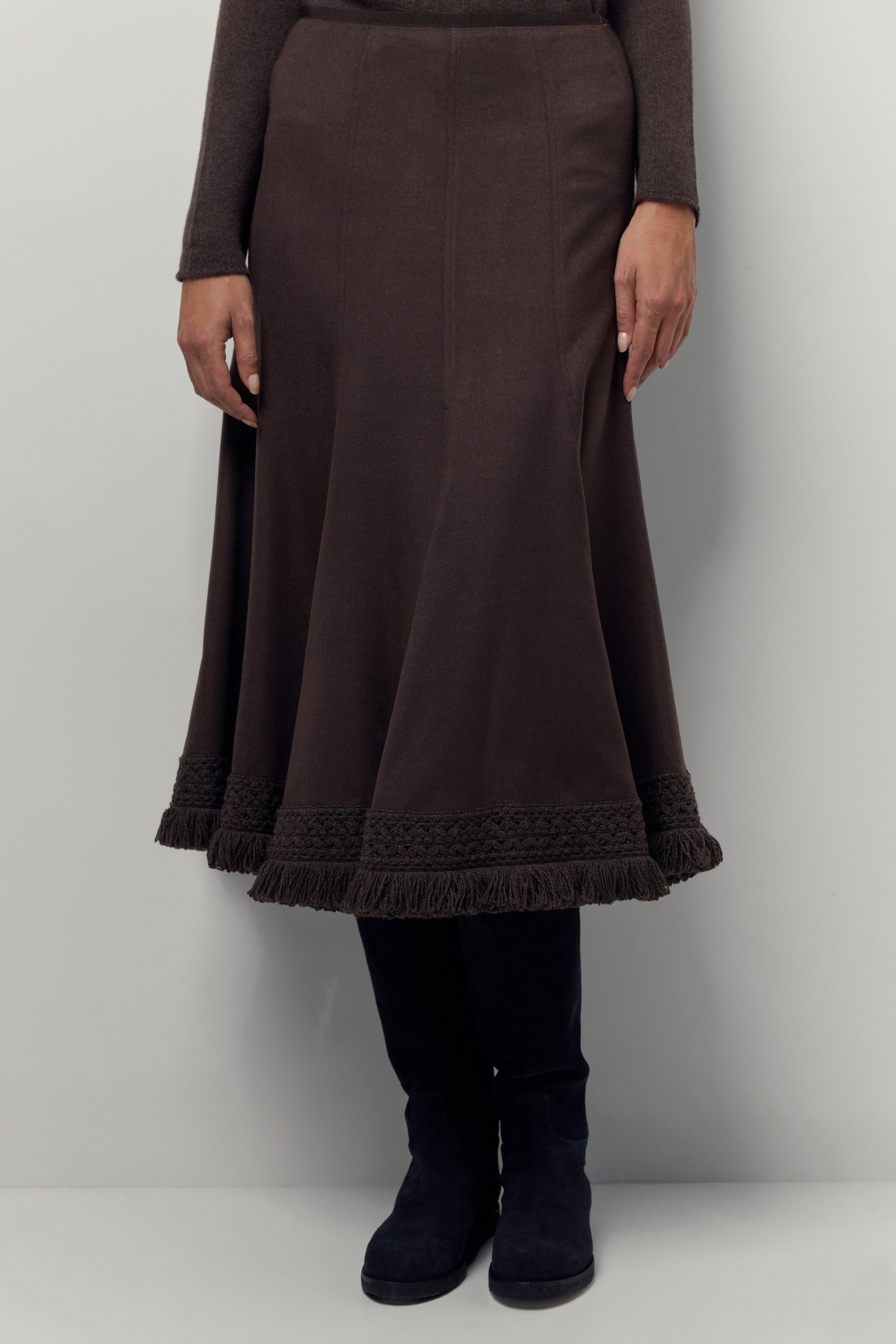 Trimmed skirt