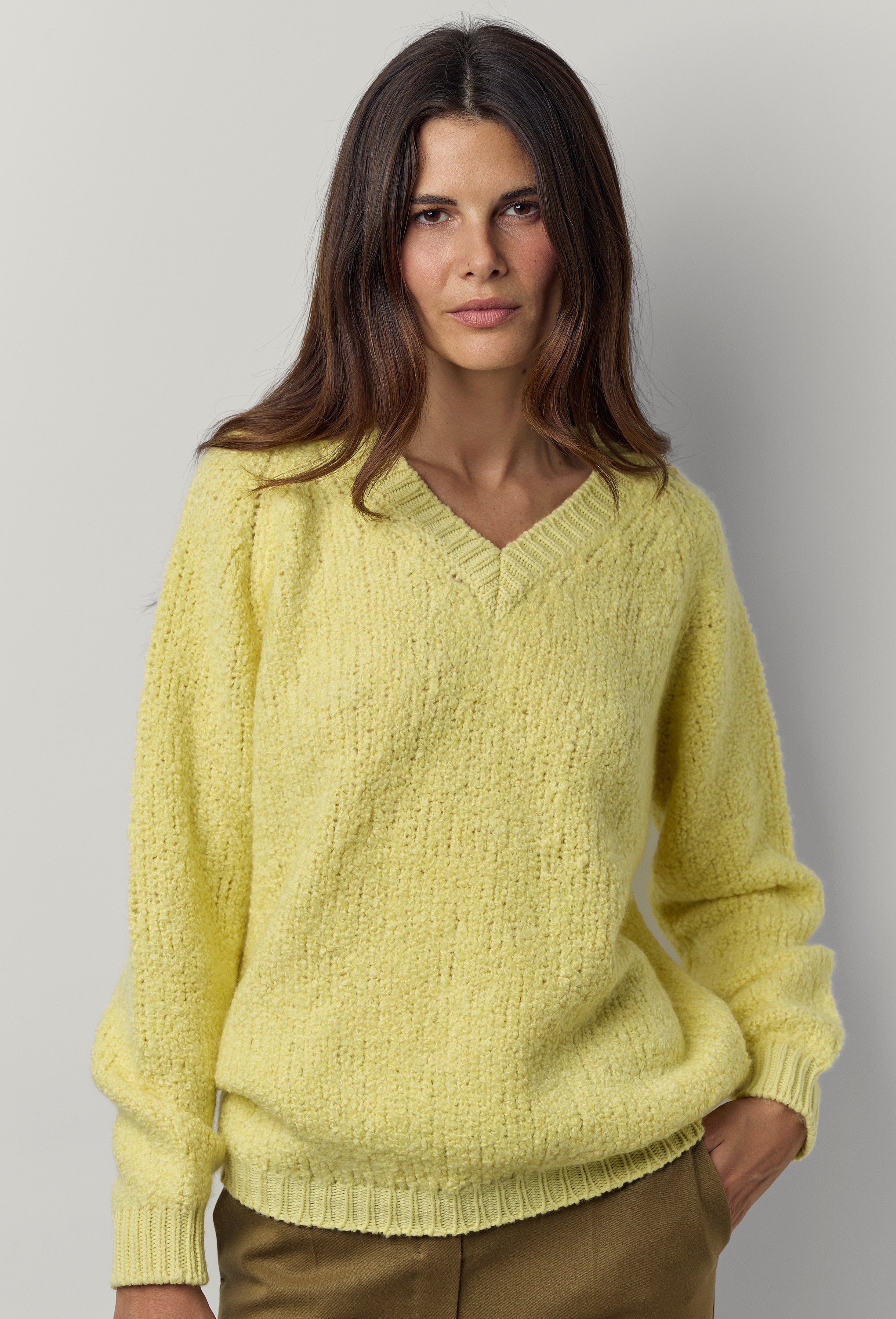 Pull à col V bouclé