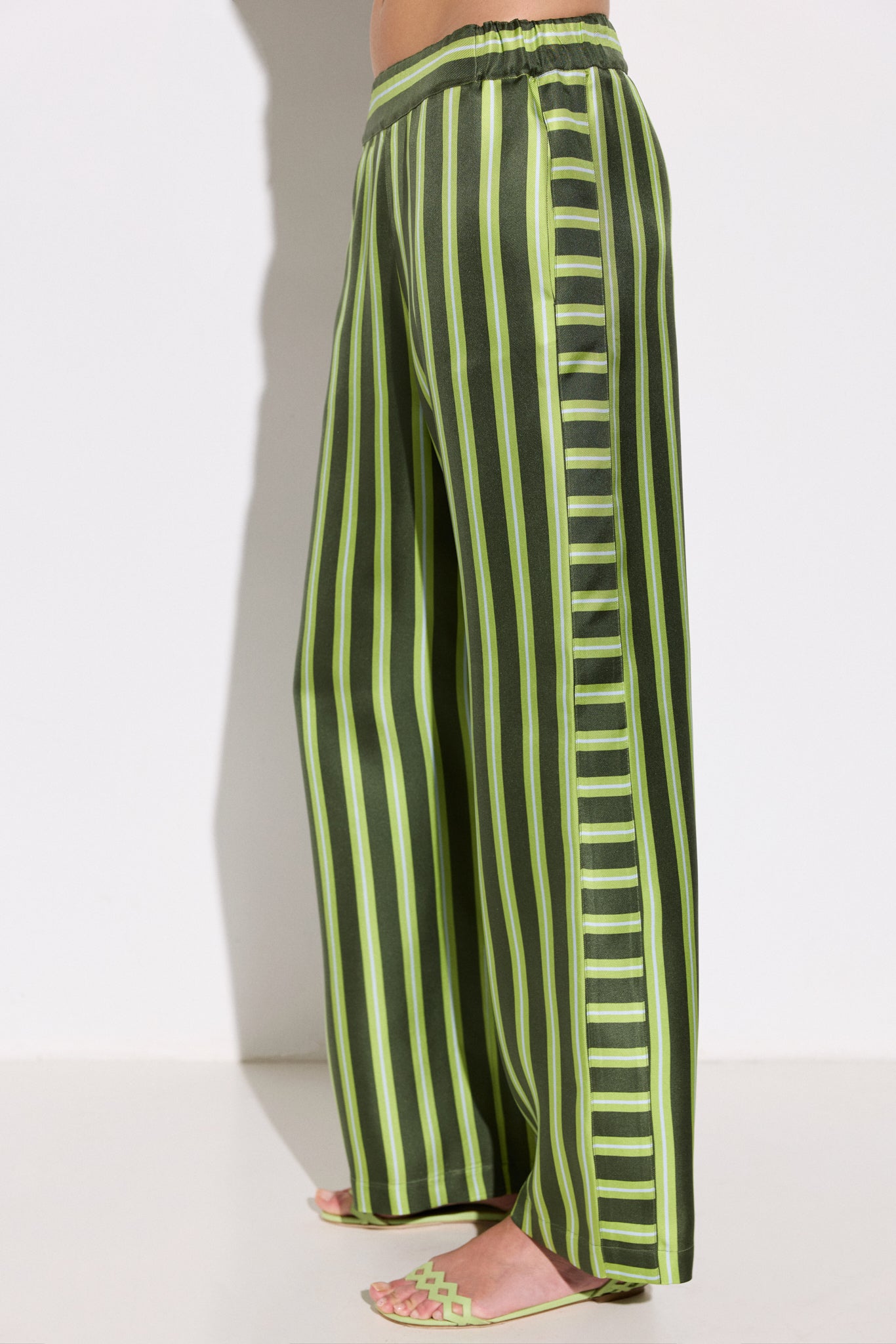Pantalon en twill de soie rayé