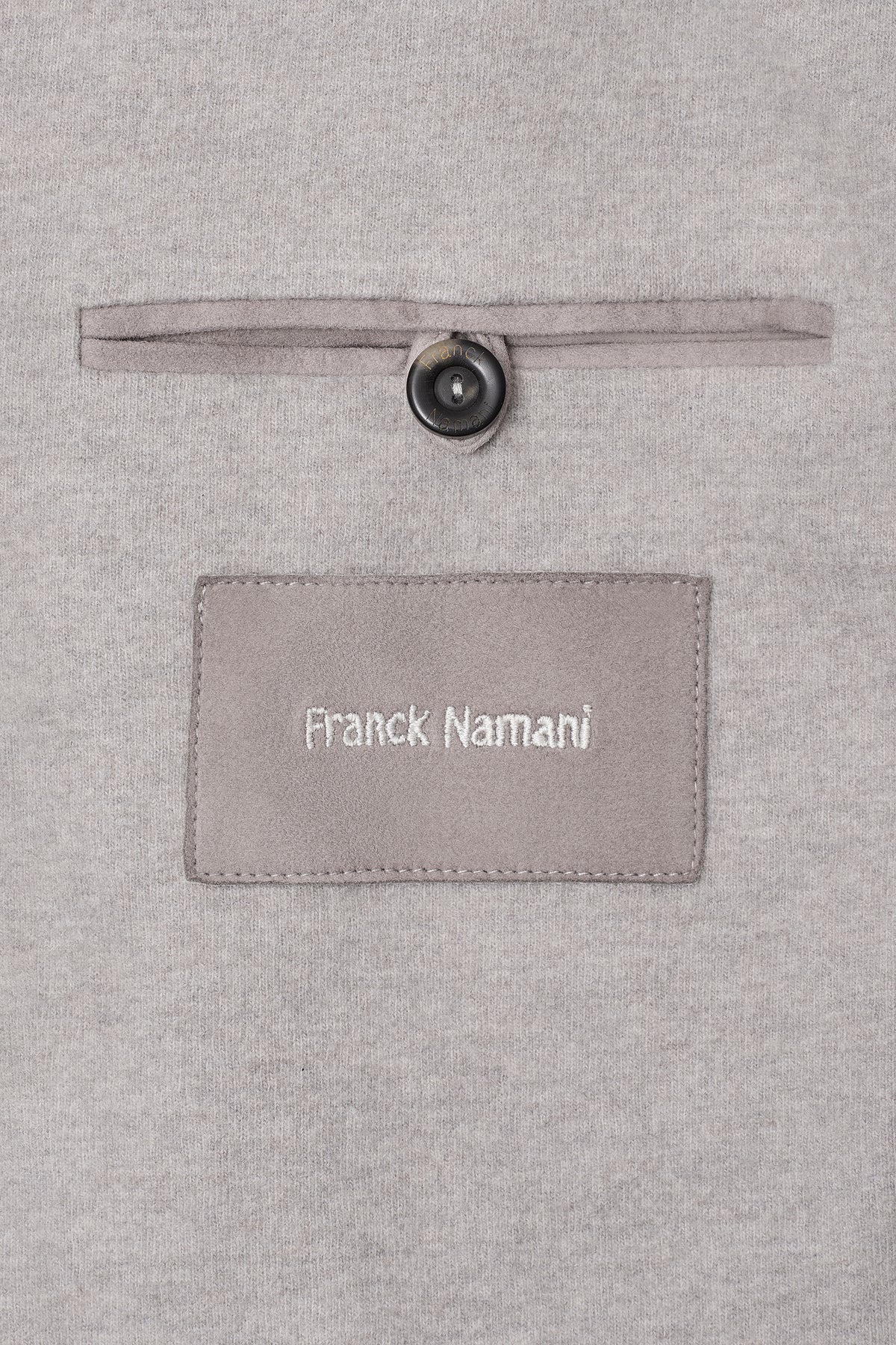 Veste en ultimum cachemire felt et plastron en suède