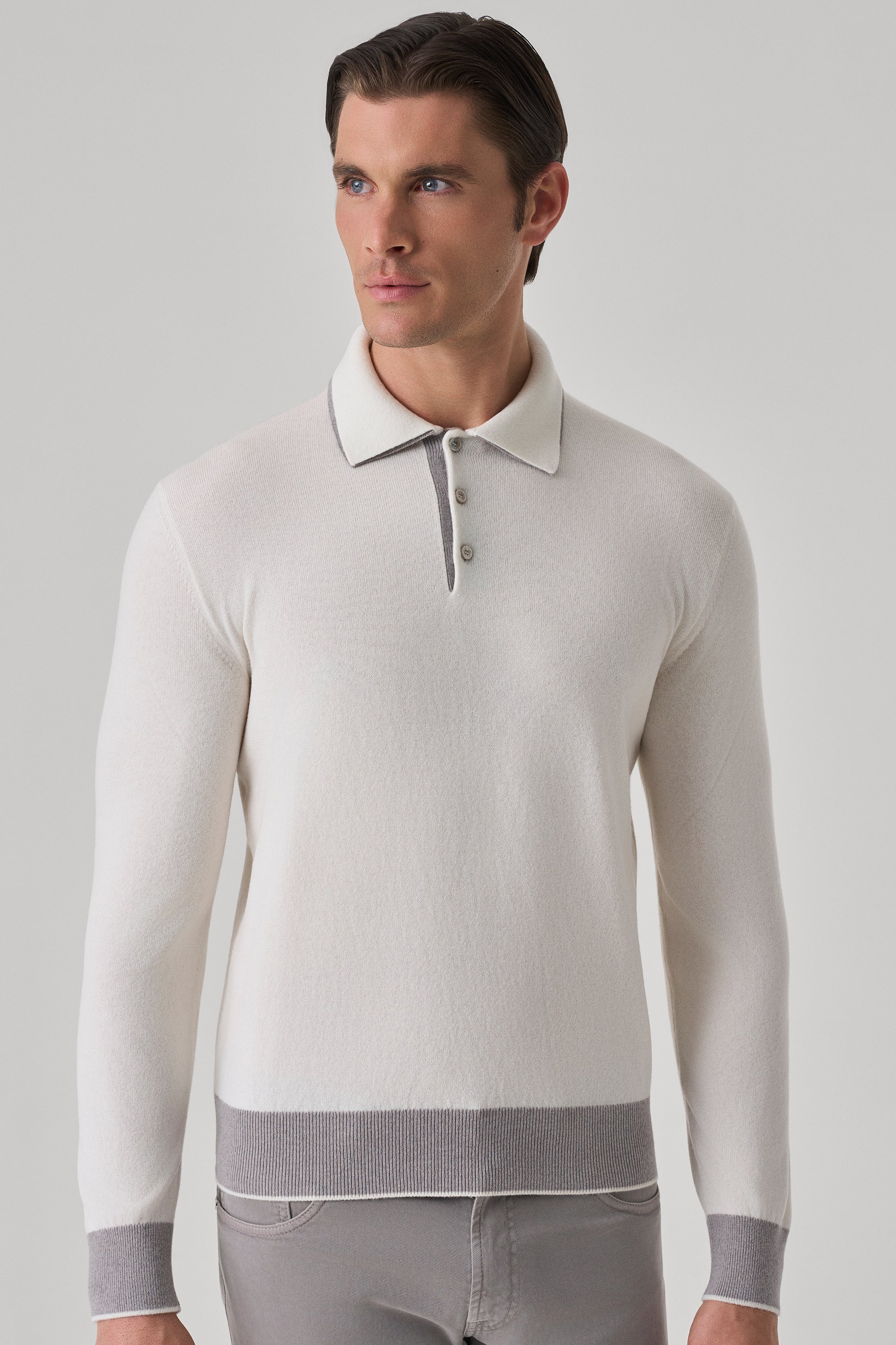 Pull en Ultimum cachemire à double col