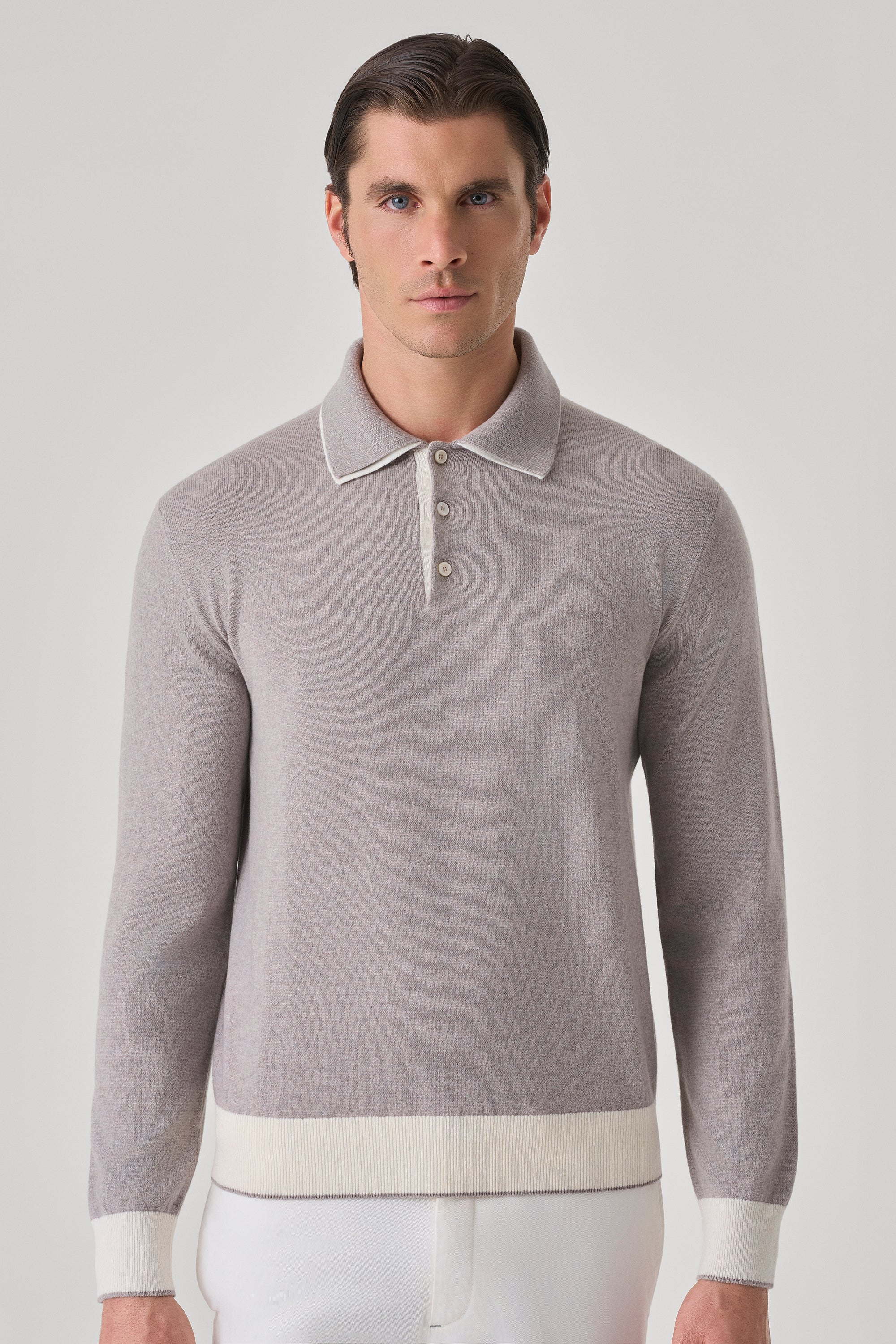 Pull en Ultimum cachemire à double col