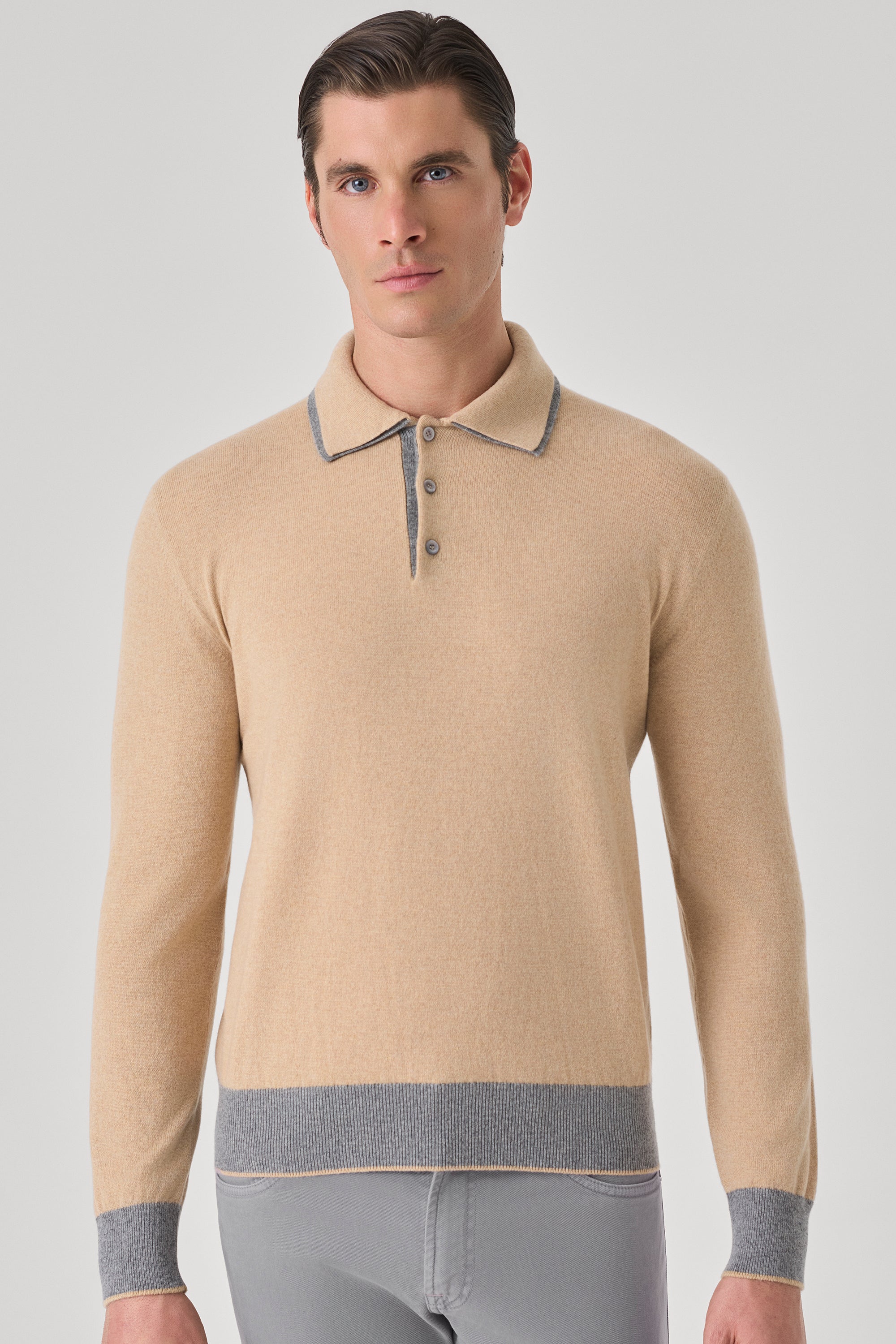 Pull en Ultimum cachemire à double col