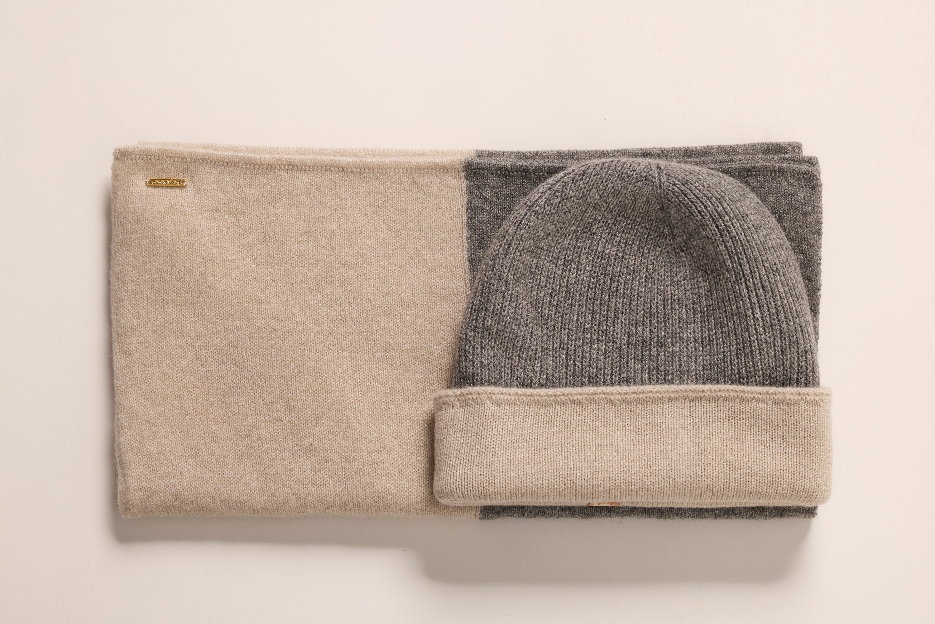 Bonnet bicolore en cachemire BOY
