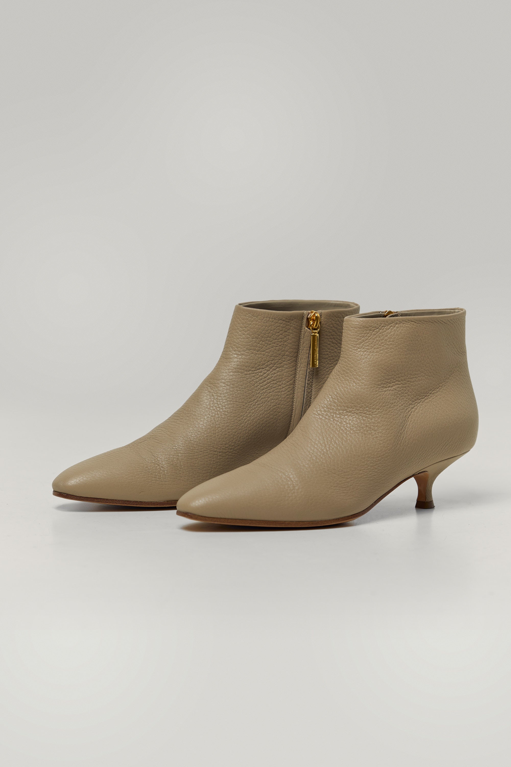 Deer leather heeled ankle boots